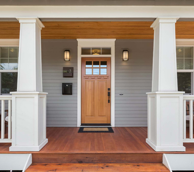 Основные критерии выбора дверей в дом: почему именно деревянные пользуются популярностью