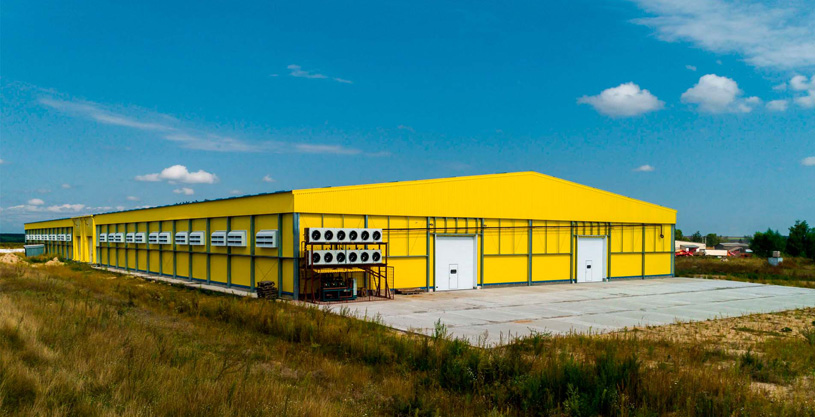 современный ангар для сельскохозяйственного оборудования