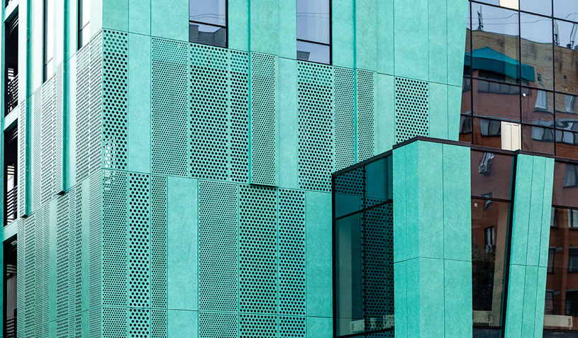 Фасад с применением алюминиевой композитной панели Bildex: Бизнес центр в г. Тюмень. Архитектура: Мастерская Табанакова