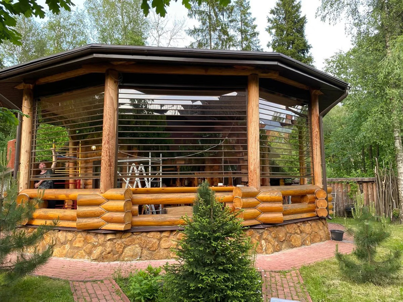 Прозрачные рольставни: современное решение для защиты террас и веранд