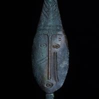 Личина в головном уборе типа шлема. VI в. до.н.э. – V в.н.э. Бронза, литьё. Томский краеведческий музей им. М. Б. Шатилова